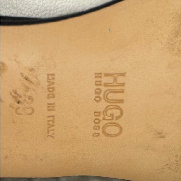 HUGO BOSS Italian Two-tone 100% Leather boots, Cream + Black, Size 39, $500 off! - Picture 2 of 9